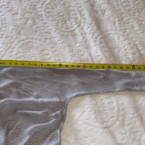 Vince 100% Silk Gray Blue V-Neck Womens Blouse Gently Loved S - Picture 11 of 12